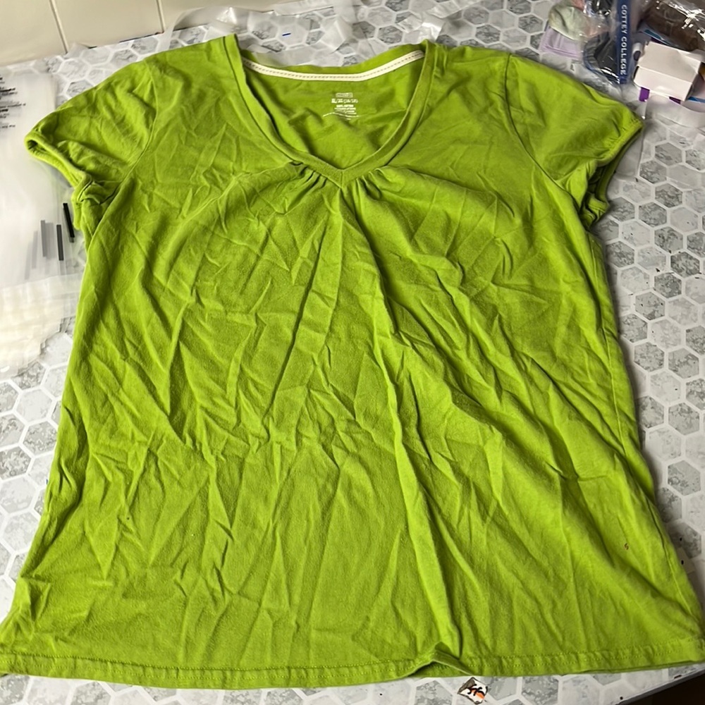 Faded Glory XL Green Short Sleeve V Neck T Shirt